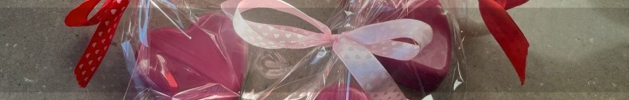 DIY valentijnshartjes maken met chocolade en pistache