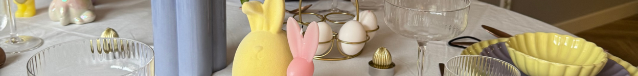 Tafel dekken voor Pasen