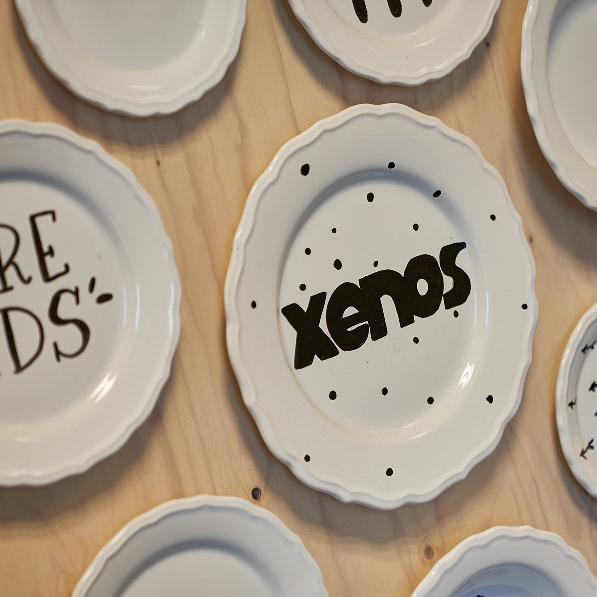 DIY: porselein servies versieren