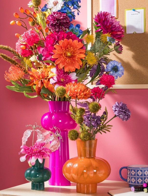 Clashing colours vazen